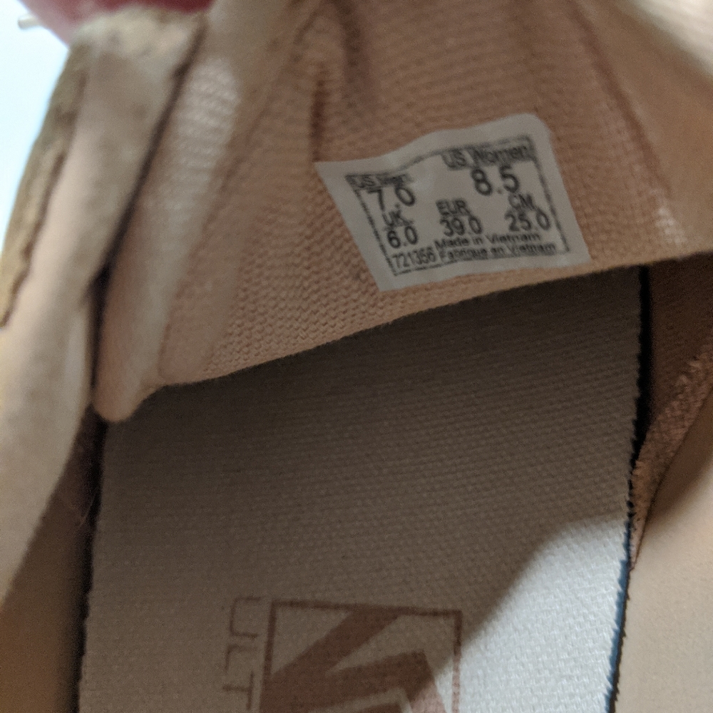 Vans - Picture 4 of 5